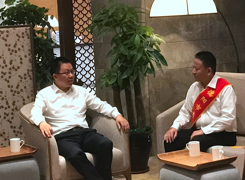 1568604072272919.jpg 何軍校長(zhǎng)受到市委書記趙世勇親切接見01.jpg