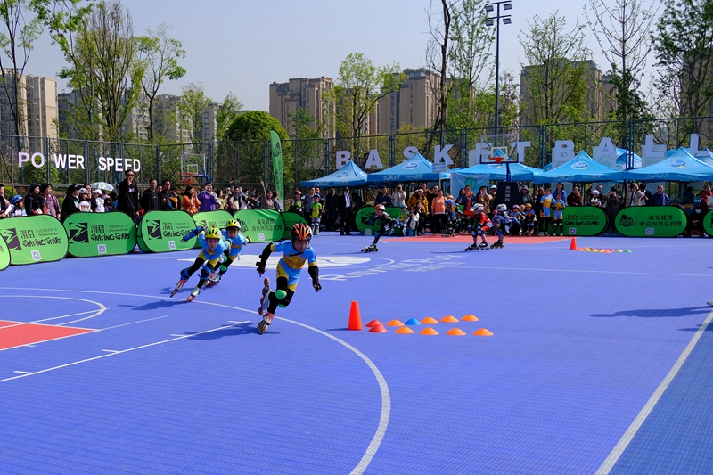 1617326793785923.jpg 德外小學(xué)輪滑健兒們載譽而歸.jpg